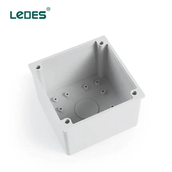 Ledes Iec Asnzs 인증 적응형 박스 전기 피팅 제조업체 브랜드 공장 공급업체 도매 유통업체 대량 판매 가격 호주 뉴질랜드 페루 칠레 스리랑카 스페인 영국 콜롬비아 싱가포르 홍콩 브라질 한국 몰타 멕시코 캐나다 미국