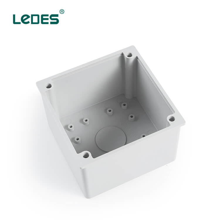 Caja adaptable certificada por Ledes Iec Asnzs, fabricante de accesorios eléctricos, marca, fábrica, proveedor, distribuidor mayorista, precio al por mayor para la venta, Australia, Nueva Zelanda, Perú, Chile, Sri Lanka, España, Reino Unido, Colombia, Singapur, Hong Kong, Brasil, Corea, Malta, México, Canadá, EE. UU. Caja adaptable certificada por Ledes Iec Asnzs, fabricante de accesorios eléctricos, marca, fábrica, proveedor, distribuidor mayorista, precio al por mayor para la venta, Australia, Nueva Zelanda, Perú, Chile, Sri Lanka, España, Reino Unido, Colombia, Singapur, Hong Kong, Brasil, Corea, Malta, México, Canadá, EE. UU.