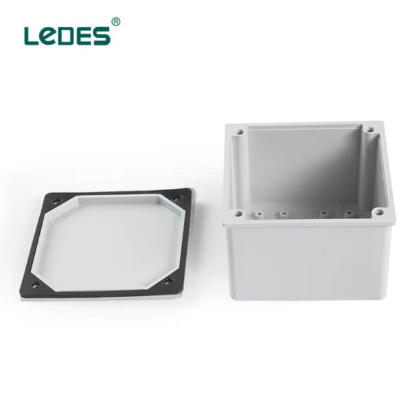 Caja de conexiones eléctricas Ledes con certificación IEC y ASNZS, fabricante, marca, fábrica, suministro, mayorista, distribuidor, precio a granel para la venta en Nueva Zelanda, Perú, Chile, Sri Lanka, Columbia Australiana, Reino Unido, Singapur, Hong Kong, Brasil, Corea, Malta