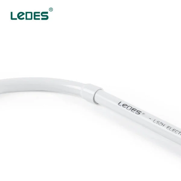 Ledes Iec En Asnzs 인증 전기 파이프 피팅 브랜드 도매 유통업체 대량 판매 가격 호주 몰타 한국 브라질 페루 칠레 스리랑카 싱가포르 싱가포르 멕시코