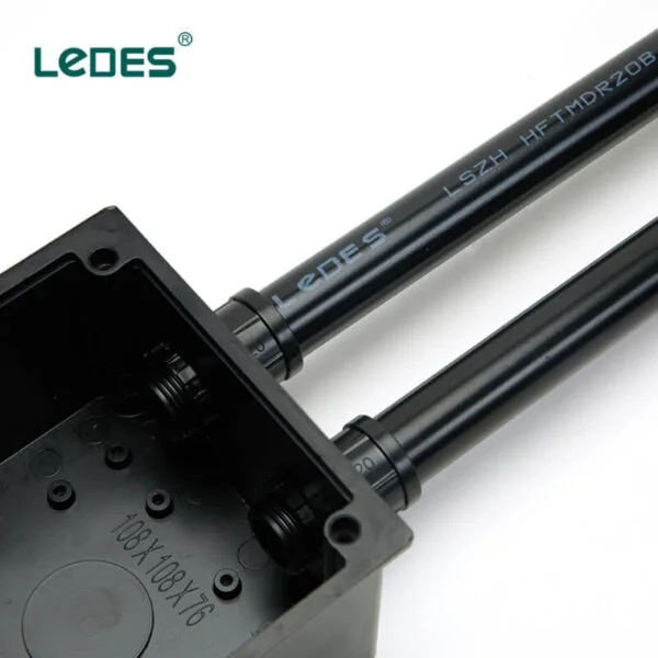 Ledes Lsoh Conduit Black Md und Fittings Lieferant Marke Hersteller Großhändler Vertriebspartner Großhandelspreis zum Verkauf Australien Neuseeland Peru Chile Sri Lanka Spanien Kolumbien Großbritannien Singapur Hongkong Brasilien Korea Malta