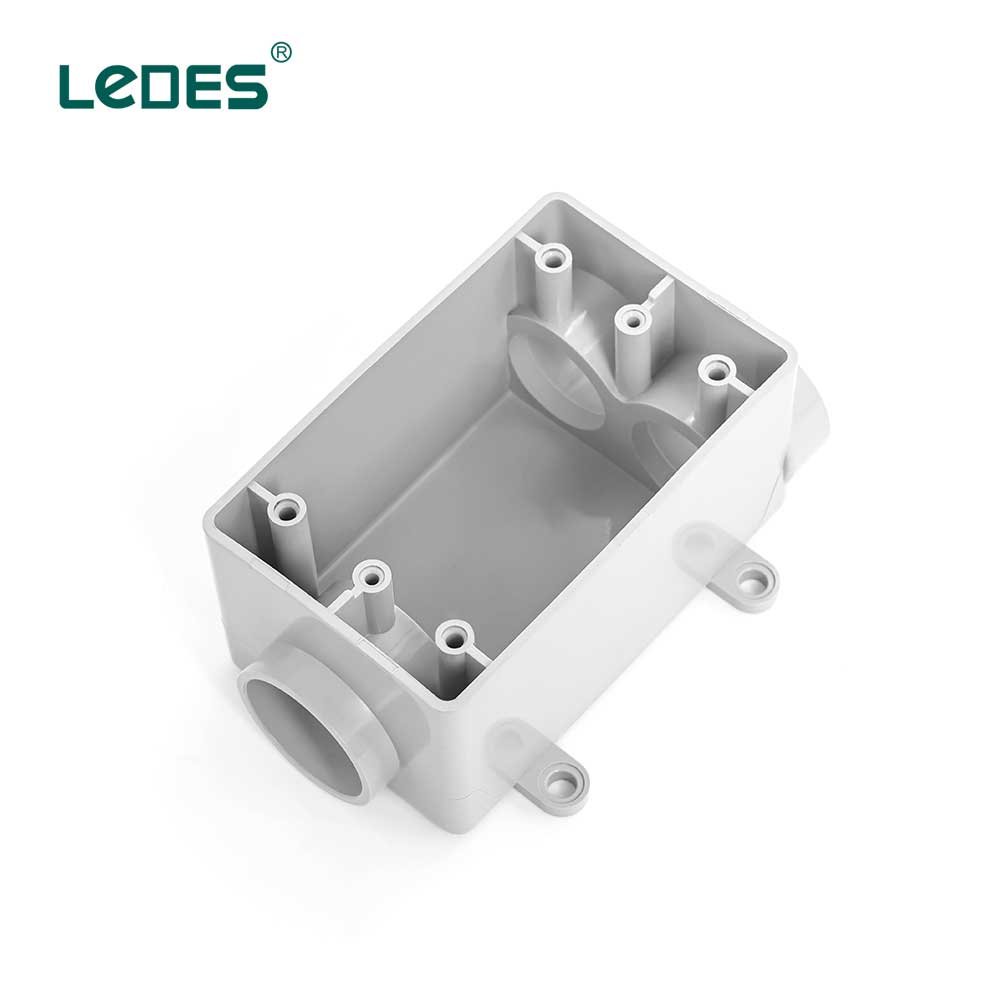 Ledes Fabricant de boîtes de conduits de sortie à un seul groupe en PVC Fournisseur de marque en gros Liste de prix d'usine Ledes Fabricant de boîtes de conduits de sortie à un seul groupe en PVC Fournisseur de marque en gros Liste de prix d'usine